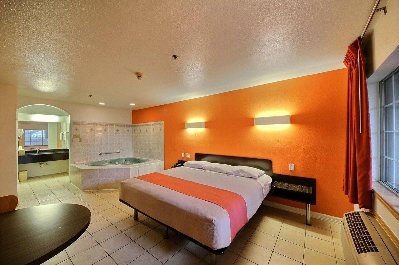 Motel 6-Edinburg, Tx Екстер'єр фото