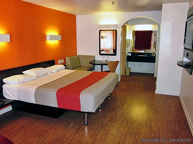 Motel 6-Edinburg, Tx Екстер'єр фото