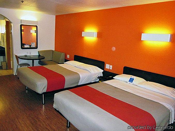 Motel 6-Edinburg, Tx Екстер'єр фото