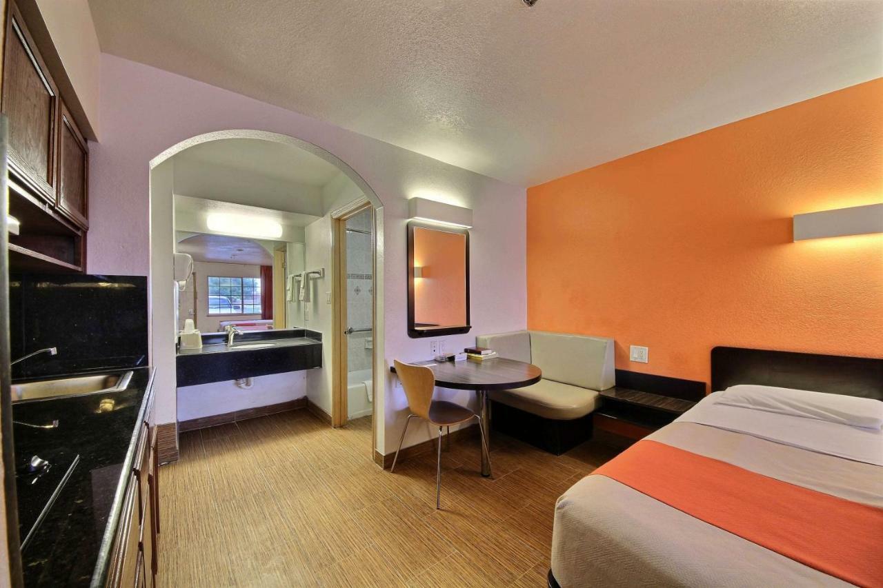 Motel 6-Edinburg, Tx Екстер'єр фото