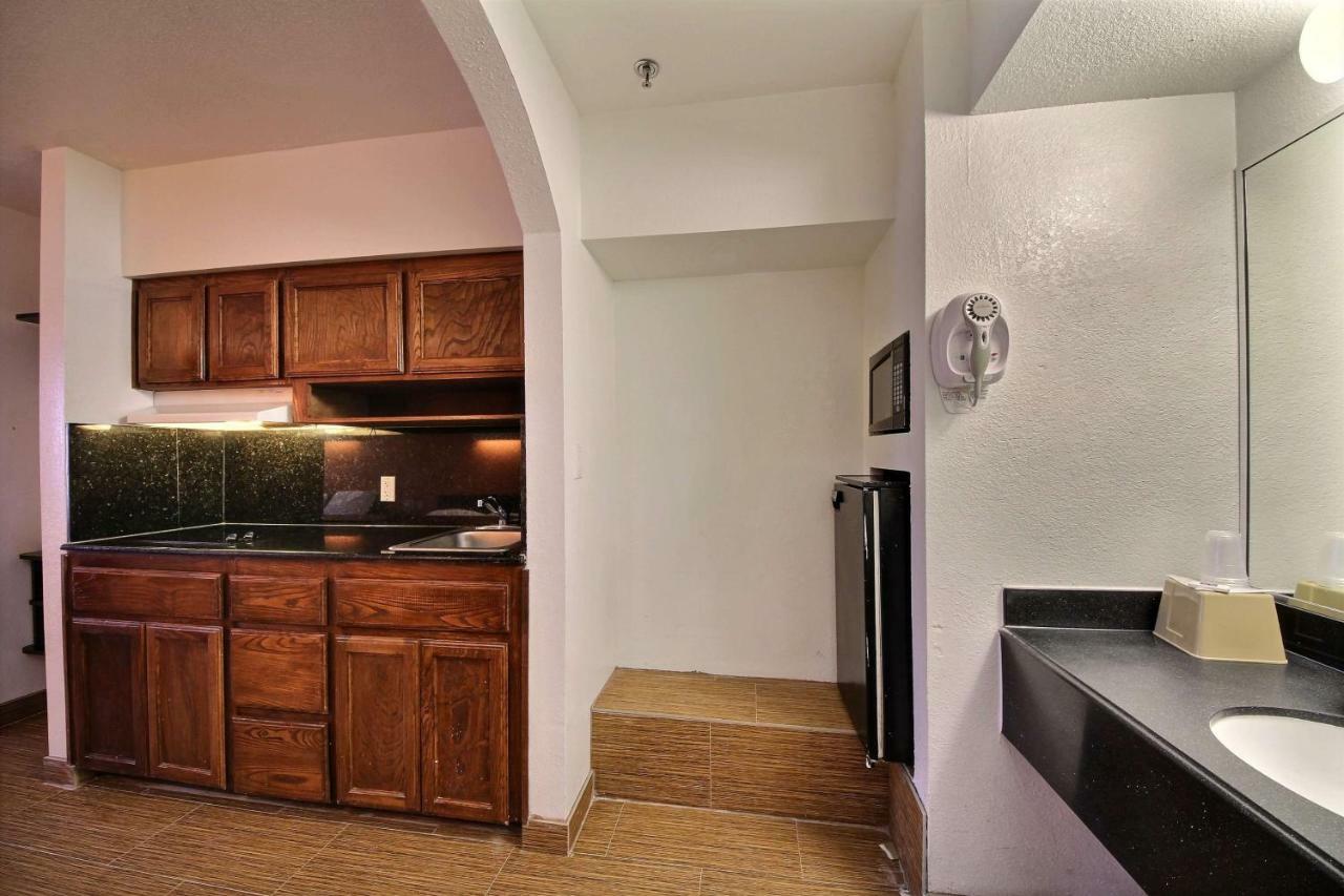 Motel 6-Edinburg, Tx Екстер'єр фото