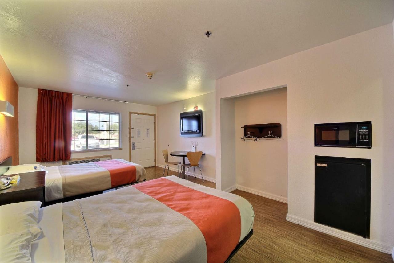 Motel 6-Edinburg, Tx Екстер'єр фото